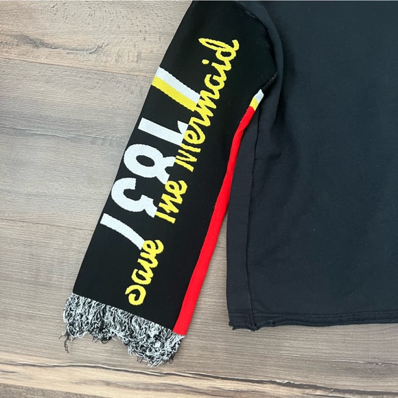 MO&Co. Women's Pullover Save the Mermaid Sleeve Black Size Medium - Picture 3 of 13